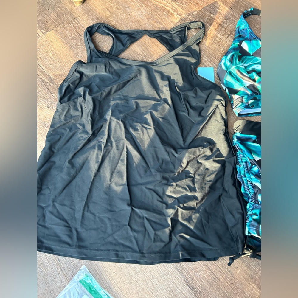 NWT three-piece swim suit-bikini and tankini all in one! Jungle leaf theme - Picture 8 of 9